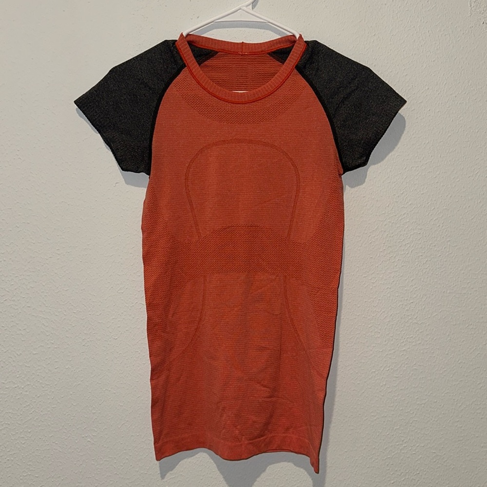 Women’s lululemon swiftly tech shirt
